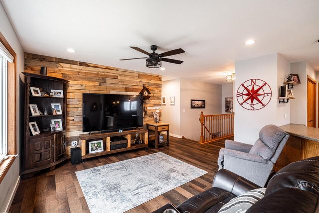 133 Settlement ROAD, Hartford, WI 53027