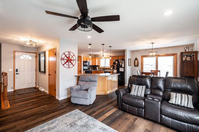 133 Settlement ROAD, Hartford, WI 53027