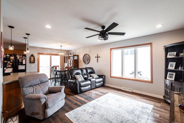 133 Settlement ROAD, Hartford, WI 53027