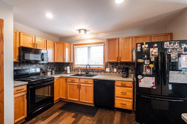 133 Settlement ROAD, Hartford, WI 53027