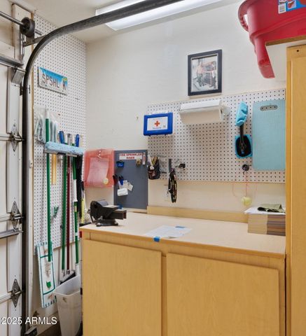 8258 E MOUNTAIN SPRING Road, Scottsdale, AZ 85255