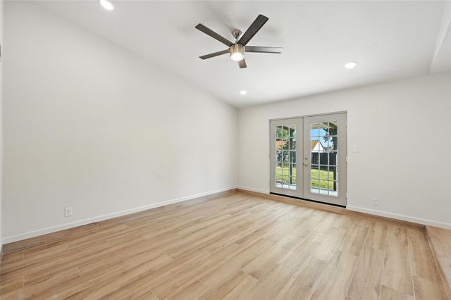 2207 Newbury Drive, Arlington, TX 76014