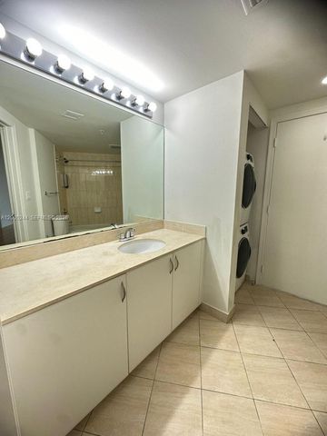 1750 N Bayshore Dr 3115, Miami, FL 33132