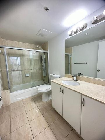 1750 N Bayshore Dr 3115, Miami, FL 33132