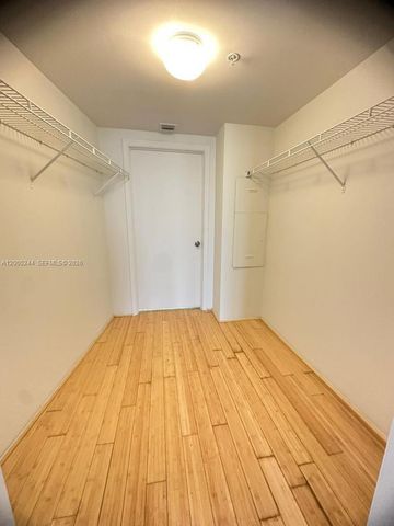 1750 N Bayshore Dr 3115, Miami, FL 33132