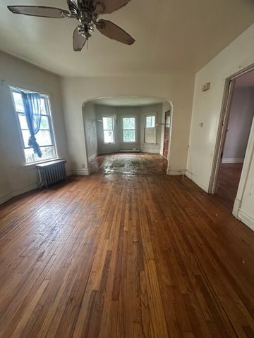 2105 N Leclaire Avenue, Chicago, IL 60639