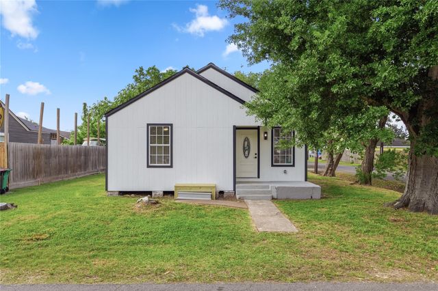 300 Hafer St, Baytown, TX 77520