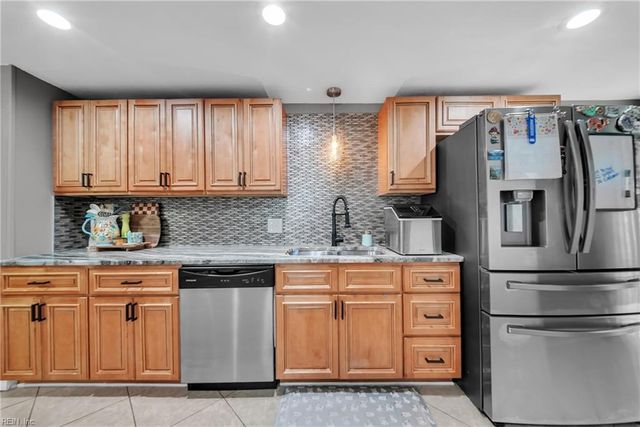 2204 Rawood DR, Hampton, VA 23663