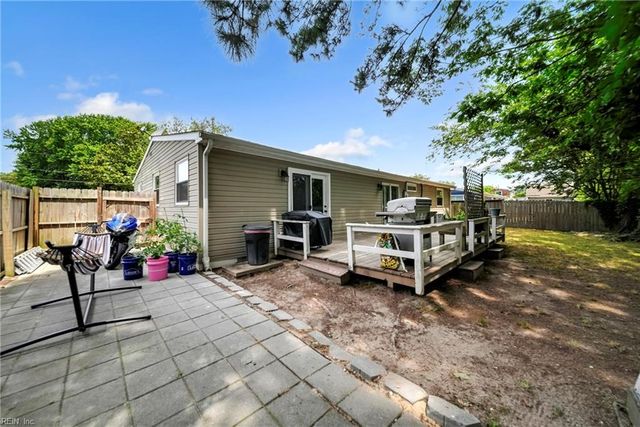 2204 Rawood DR, Hampton, VA 23663
