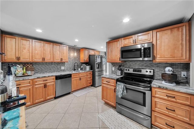 2204 Rawood DR, Hampton, VA 23663