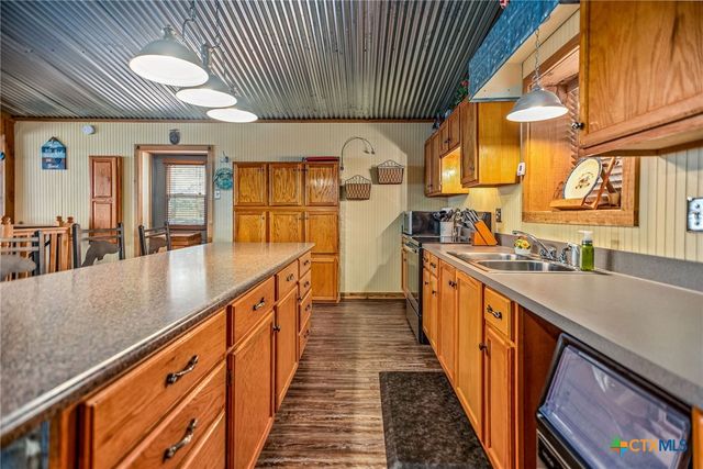 4685 CO RD 328, Lasalle, TX 77969