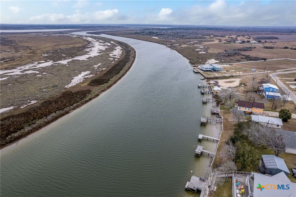 Image 13 of property listing at 4685 CO RD 328, Lasalle, TX 77969