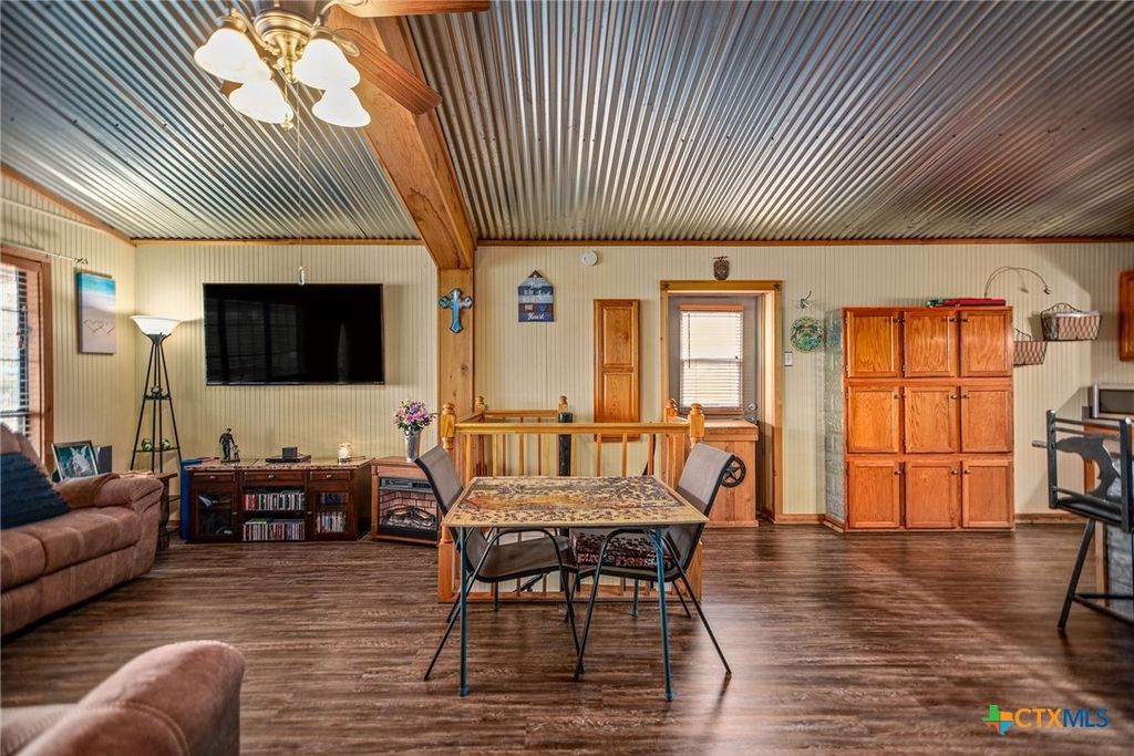 Image 18 of property listing at 4685 CO RD 328, Lasalle, TX 77969