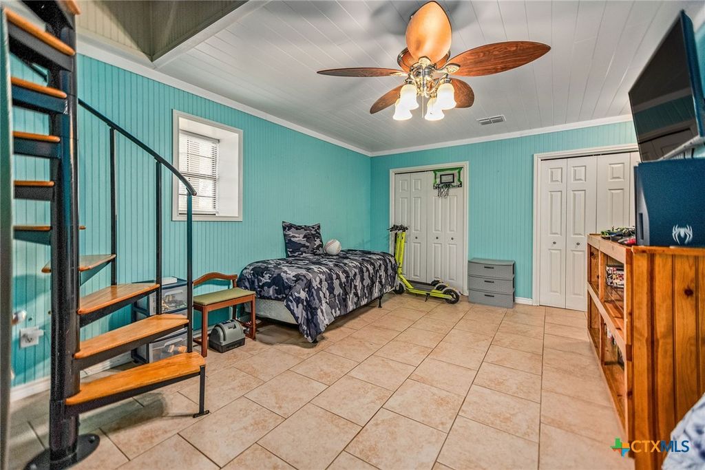 Image 33 of property listing at 4685 CO RD 328, Lasalle, TX 77969