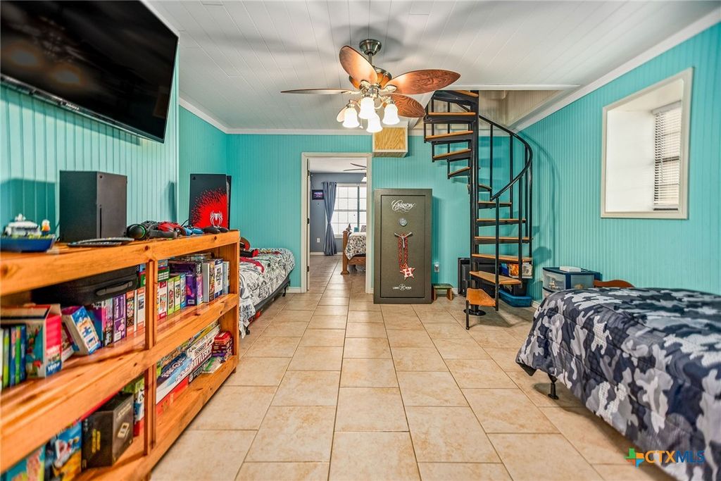 Image 34 of property listing at 4685 CO RD 328, Lasalle, TX 77969