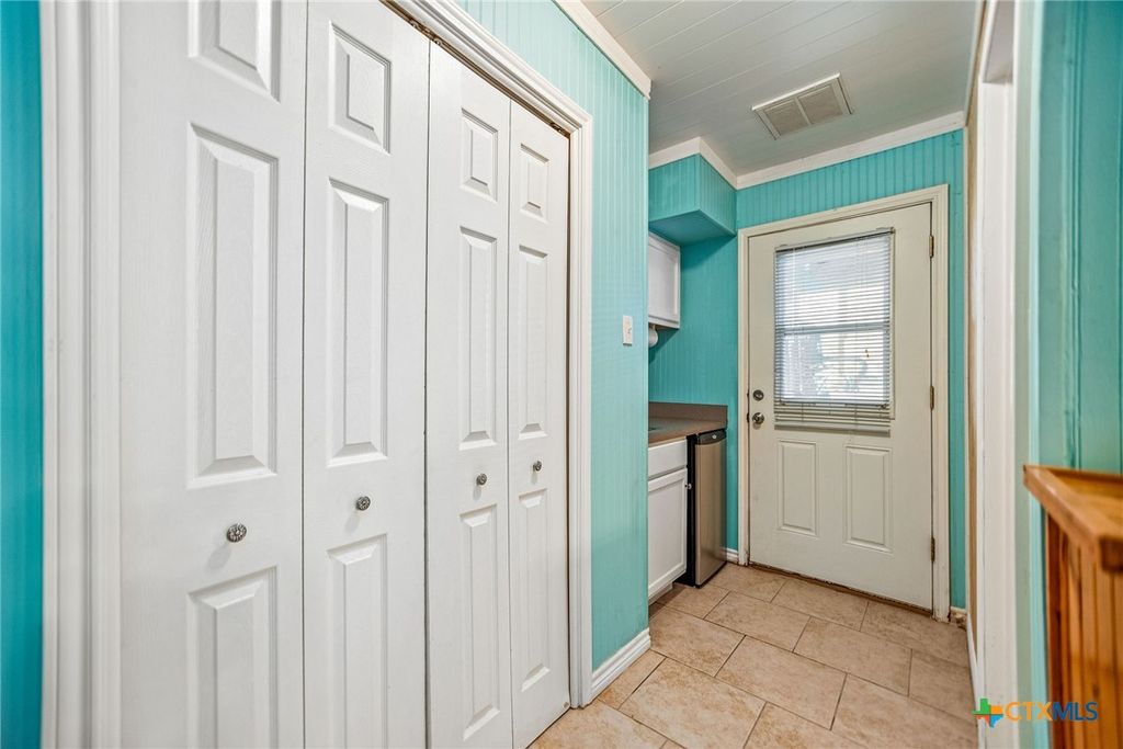 Image 40 of property listing at 4685 CO RD 328, Lasalle, TX 77969