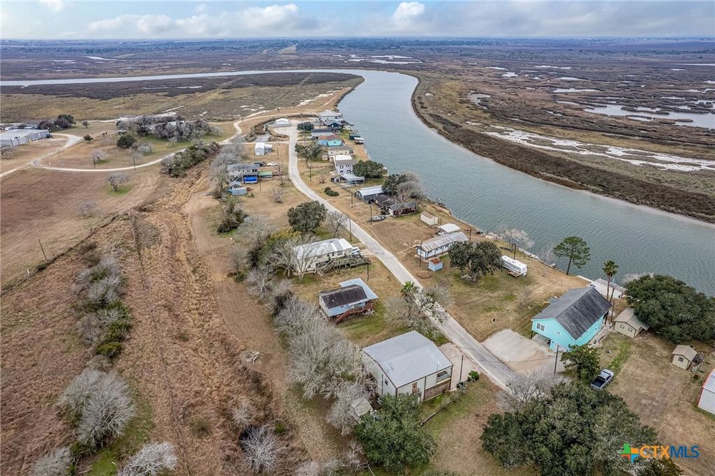 Image 9 of property listing at 4685 CO RD 328, Lasalle, TX 77969