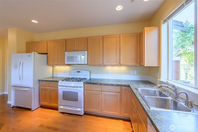 4723 Bend Court NE, Lacey, WA 98516