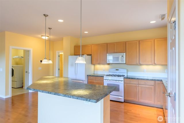 4723 Bend Court NE, Lacey, WA 98516