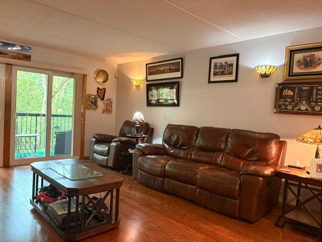 6701 N Milwaukee Avenue 303, Niles, IL 60714