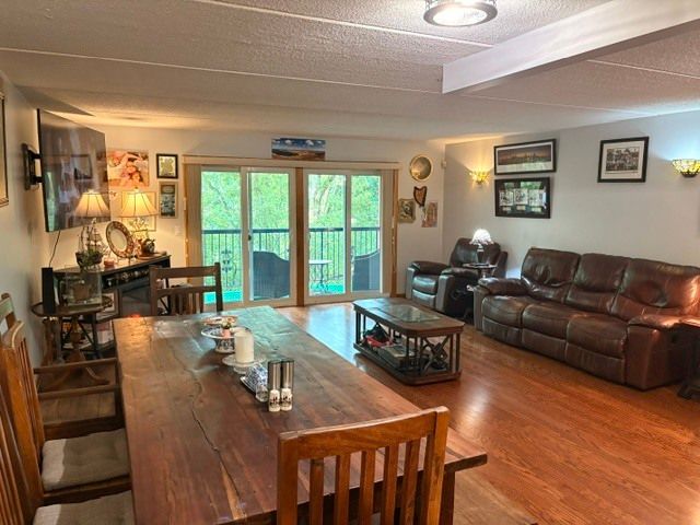 6701 N Milwaukee Avenue 303, Niles, IL 60714