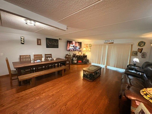 6701 N Milwaukee Avenue 303, Niles, IL 60714