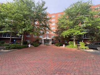 6701 N Milwaukee Avenue 303, Niles, IL 60714