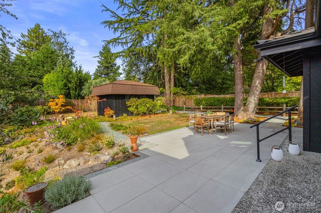 11233 240th St SW, Woodway, WA 98020