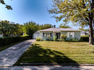 1513 W Stirling Drive, Muncie, IN 47304