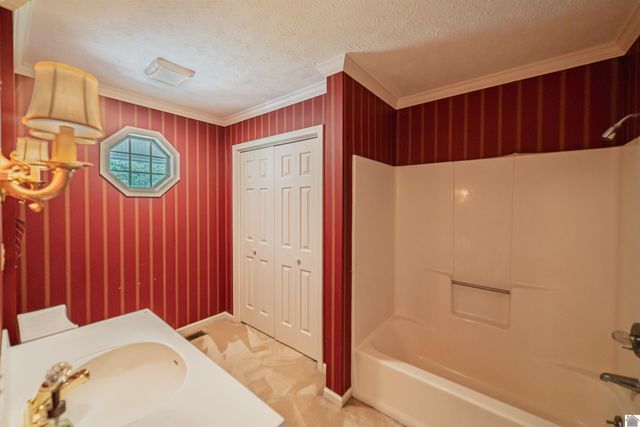 555 Whitney Dr., Paducah, KY 42001