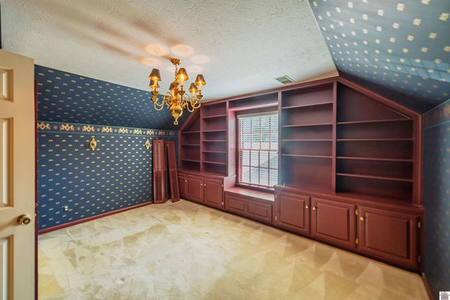 555 Whitney Dr., Paducah, KY 42001