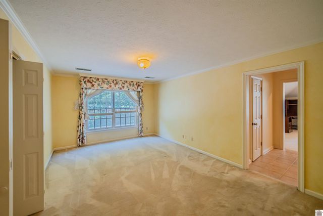 555 Whitney Dr., Paducah, KY 42001