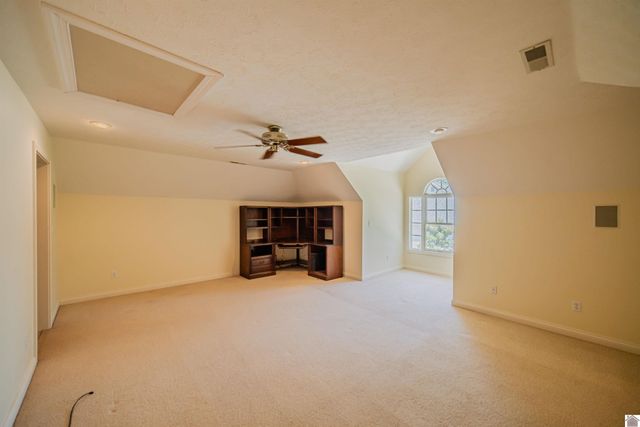 555 Whitney Dr., Paducah, KY 42001