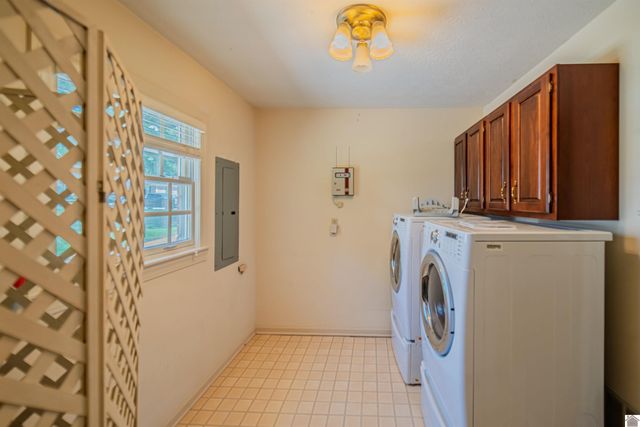 555 Whitney Dr., Paducah, KY 42001