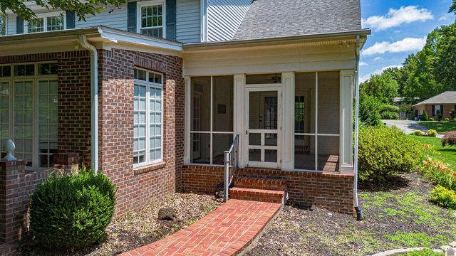 555 Whitney Dr., Paducah, KY 42001