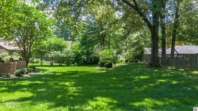 555 Whitney Dr., Paducah, KY 42001