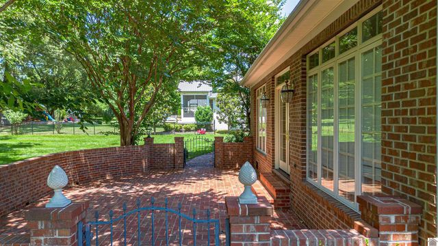 555 Whitney Dr., Paducah, KY 42001