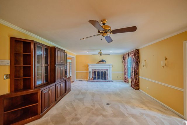 555 Whitney Dr., Paducah, KY 42001