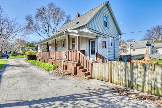 7640 W Clarke STREET, Wauwatosa, WI 53213