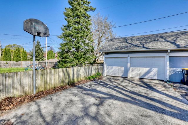 7640 W Clarke STREET, Wauwatosa, WI 53213