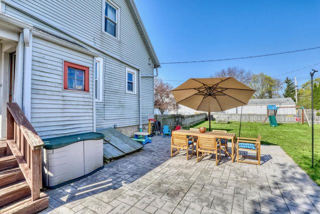 7640 W Clarke STREET, Wauwatosa, WI 53213