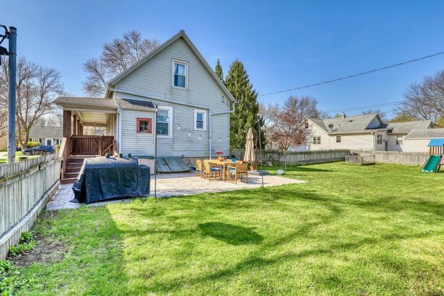 7640 W Clarke STREET, Wauwatosa, WI 53213