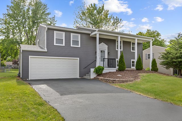 104 N Braintree Drive, Schaumburg, IL 60194