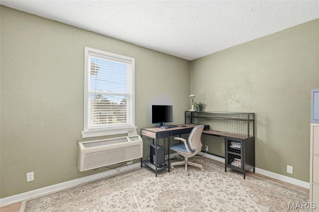 1112 Hornsby Avenue, St Louis, MO 63147