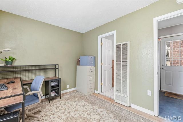 1112 Hornsby Avenue, St Louis, MO 63147