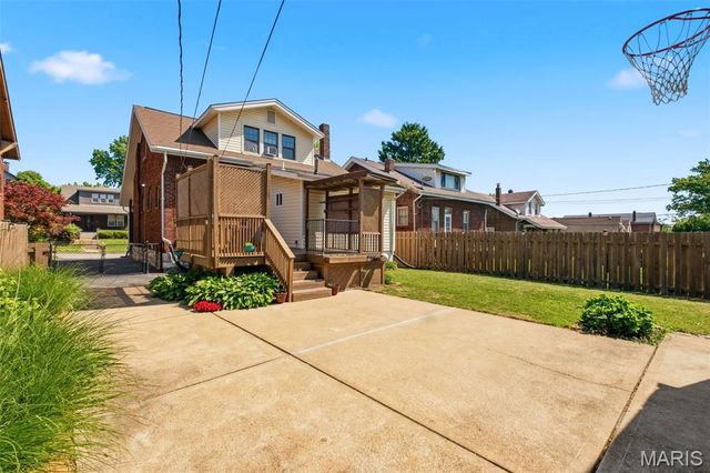 1112 Hornsby Avenue, St Louis, MO 63147