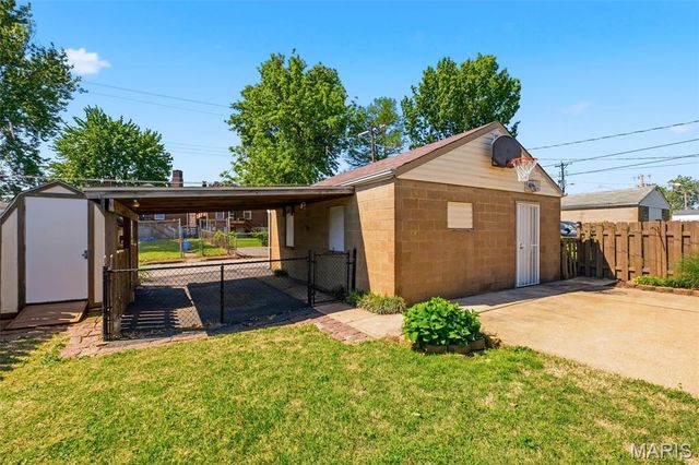 1112 Hornsby Avenue, St Louis, MO 63147