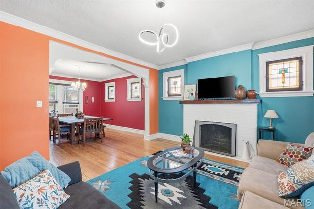 1112 Hornsby Avenue, St Louis, MO 63147