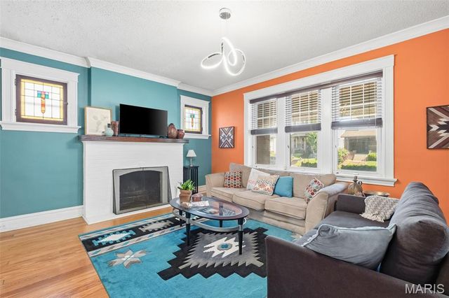 1112 Hornsby Avenue, St Louis, MO 63147