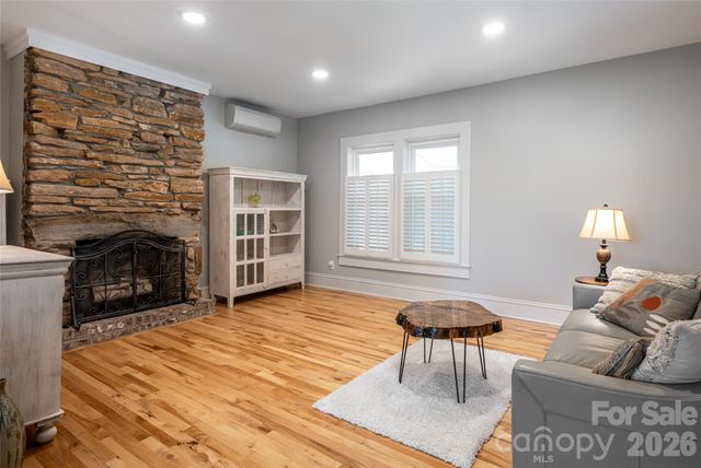 19 Neely Road, Brevard, NC 28712